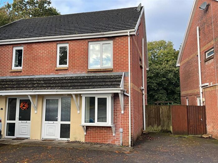 Detached House To Rent In Clos Y Cwm, Penygroes, Llanelli, SA14