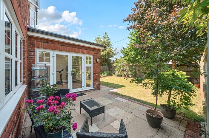 4 Bedroom Detached House For Sale In Tanners Close, Burghfield Common, Reading, Berkshire, RG7