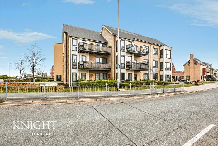 2 Bedroom Flat For Sale In Venture Chase, Colchester, CO4