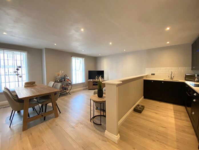 2 Bedroom Flat To Rent In Liverpool Road, Manchester, M3