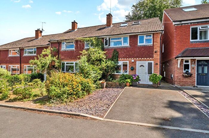 3 Bedroom End Of Terrace House For Sale In Hullmead, Shamley Green, Guildford, Surrey, GU5