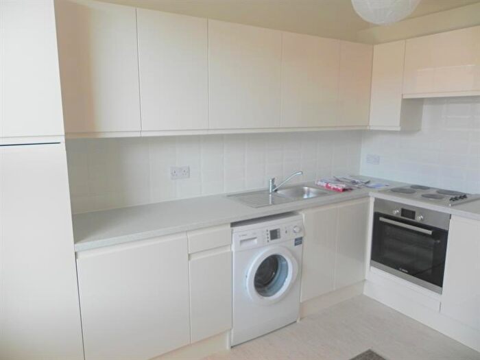 Studio To Rent In High Street, Enfield, EN3