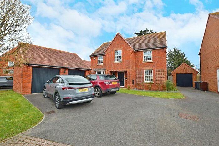 5 Bedroom Detached House To Rent In Wellers Close, Felpham, Bognor Regis, West Sussex, PO22