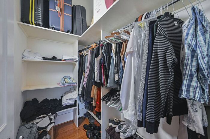 2 Bedroom Flat To Rent In Redcliffe Gardens, Chelsea, London, SW10