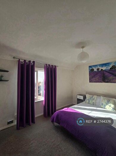 1 Bedroom Flat To Rent In Evelyn Street, Lewisham, SE8