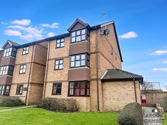 1 Bedroom Apartment For Sale In Snowdon Close, Eastbourne, BN23