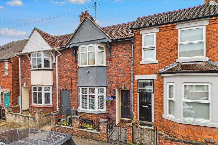 3 Bedroom Terraced House For Sale In Balfour Street, Kettering, Northamptonshire, NN16