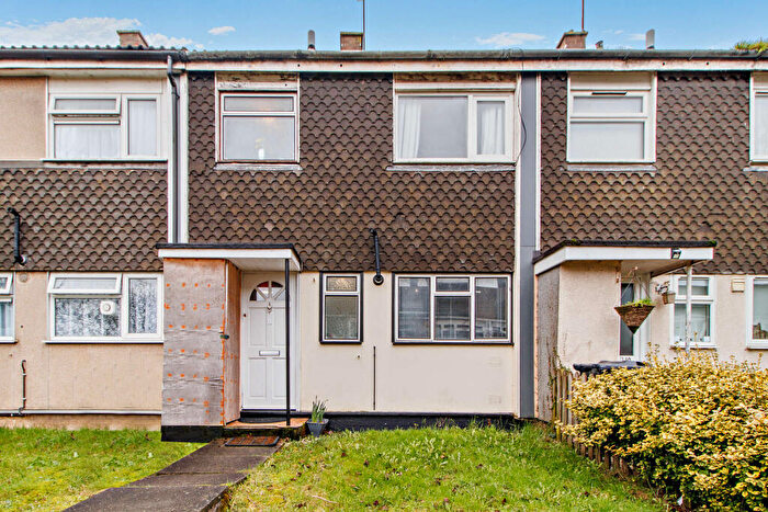 3 Bedroom Terraced House For Sale In Flint Close, Luton, LU3