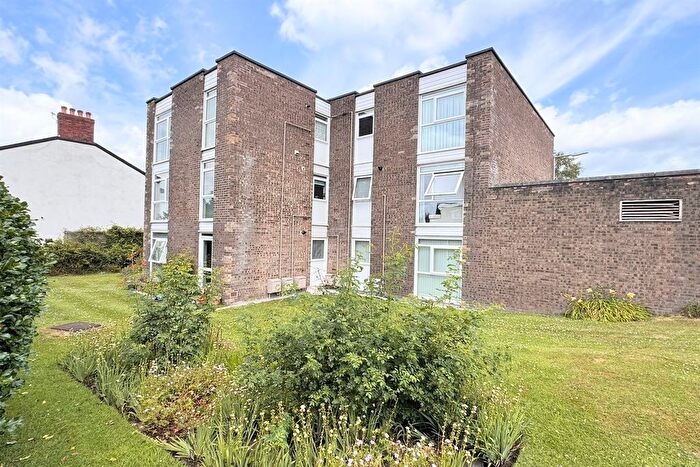 2 Bedroom Flat To Rent In Windlehurst Court, High Lane, Stockport, SK6