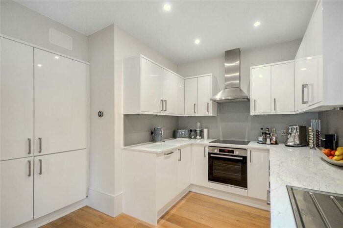 2 Bedroom Apartment To Rent In Exmouth, Devon, EX8