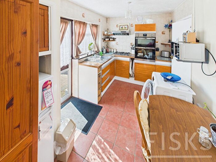 1 Bedroom Detached House For Sale In Waarem Avenue, Canvey Island, SS8