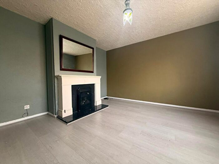 3 Bedroom Semi Detached House To Rent In Mount Pleasant Road, Wisbech, PE13