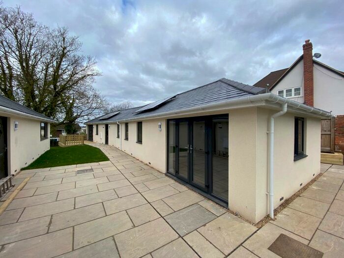 1 Bedroom Bungalow To Rent In Coppid Hall, Warfield Road, Bracknell, RG42