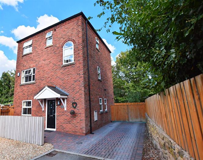 4 Bedroom House For Sale In Little Street, Ruabon, Wrexham, LL14