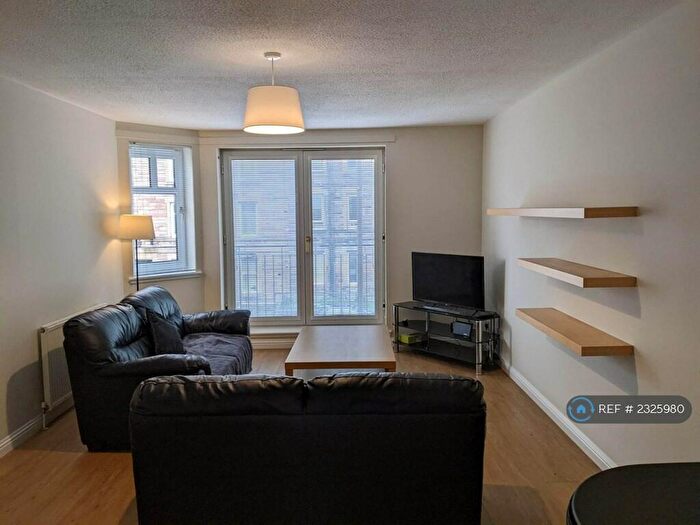 3 Bedroom Flat To Rent In Sinclair Place, Edinburgh, EH11