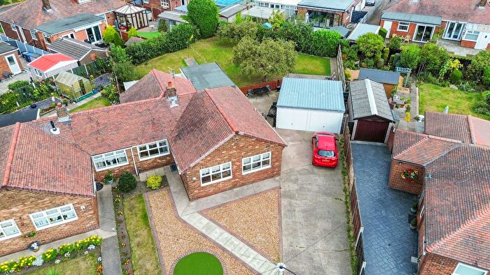 3 Bedroom Semi-Detached Bungalow For Sale In Holly Grove, Paddington, WA1