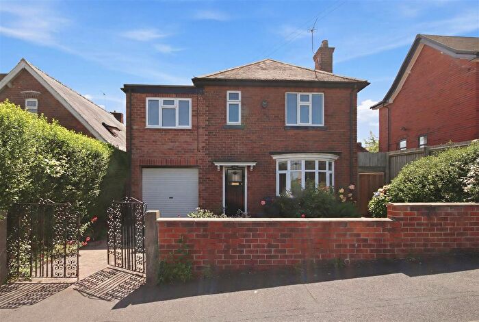 4 Bedroom Detached House For Sale In Summerfield Road, Boythorpe, Chesterfield, S40