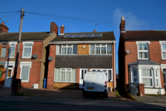 3 Bedroom Detached House To Rent In Foxhall Road, Ipswich, Suffolk, IP3