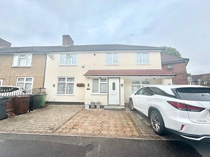 4 Bedroom Semi-Detached House To Rent In Maxey Road, Dagenham, RM9