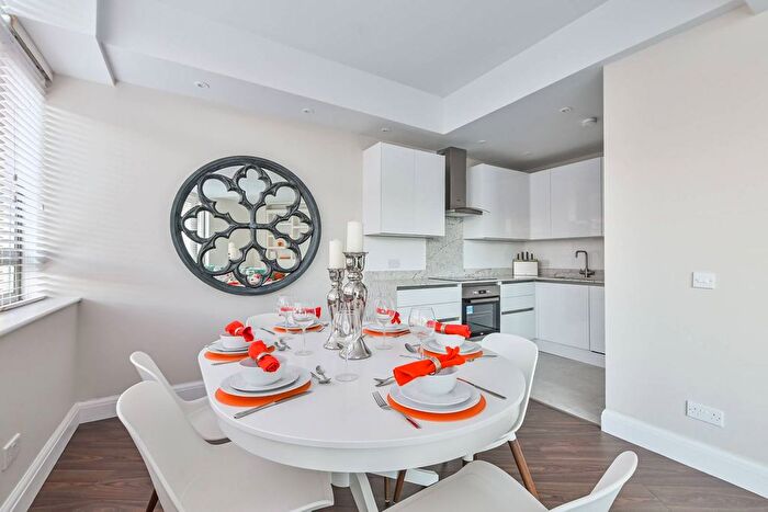 2 Bedroom Flat To Rent In City Road, Old Street, London, EC1V