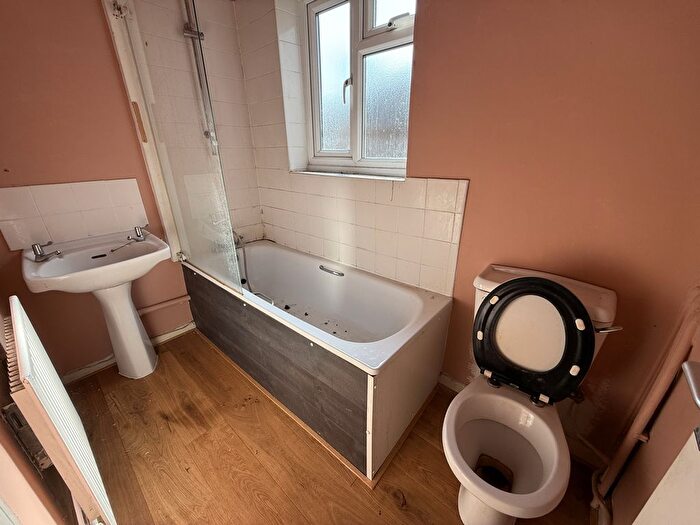 1 Bedroom Flat For Sale In First Floor Flat, Lansdowne Road, Tottenham, London, N17