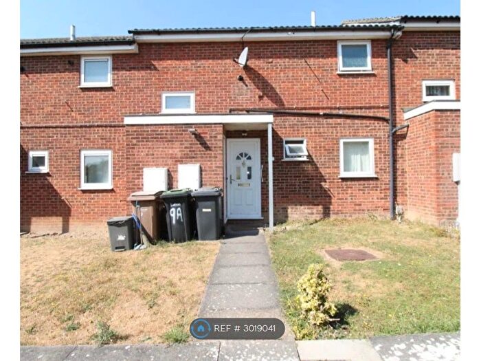3 Bedroom Terraced House To Rent In Trefoil Close, Luton, LU4