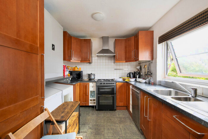 1 Bedroom Flat For Sale In Empire Wharf Road, Cubitt Town, E14