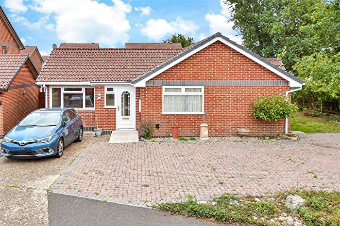 3 Bedroom Detached Bungalow For Sale In Fleet Way, Shalfleet, Isle Of Wight, PO30