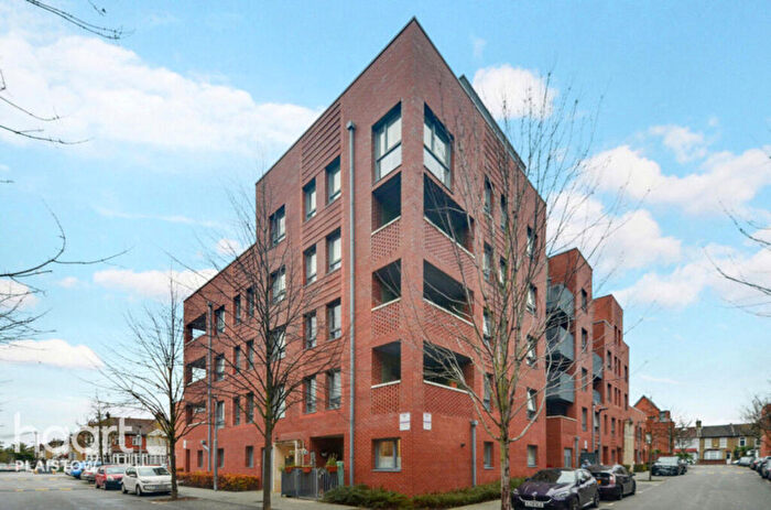 1 Bedroom Apartment For Sale In George Peabody Street, London, E13