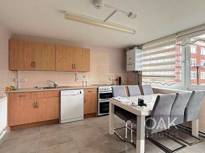 2 Bedroom Flat To Rent In Waverley Road, London, N17