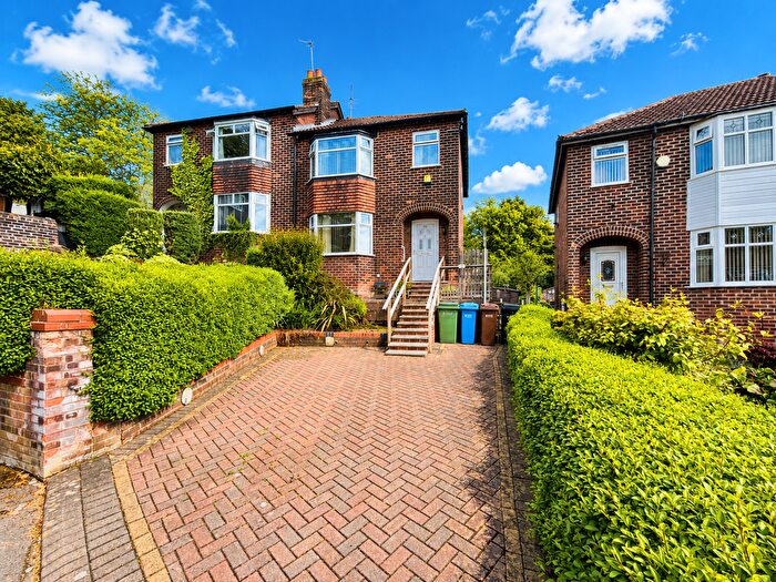 3 Bedroom Semi-Detached House For Sale In Windsor Drive, Bredbury, Stockport, SK6
