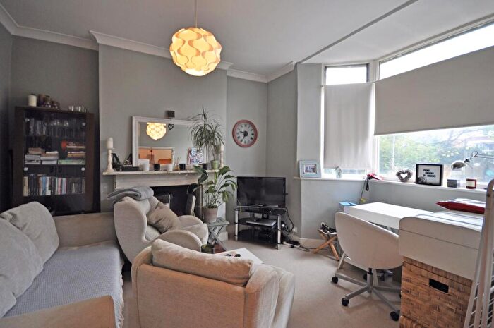 1 Bedroom Flat To Rent In Rosemary Terrace, Mortlake, SW14
