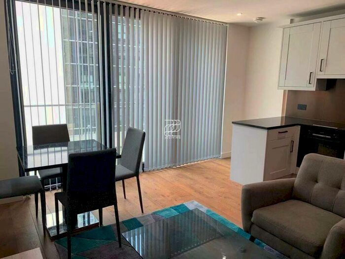 Flat To Rent In London Docks, London, E1W
