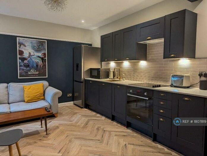 2 Bedroom Flat To Rent In Warleigh Road, Brighton, BN1