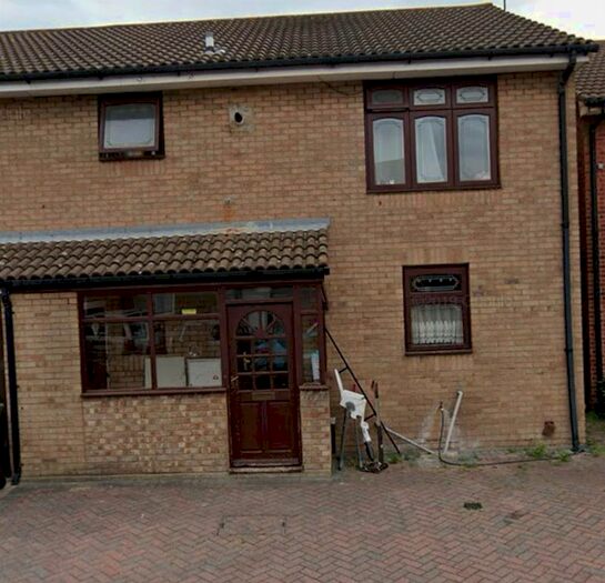 4 Bedroom Semi-Detached House To Rent In Edinburgh Mews, Tilbury, RM18