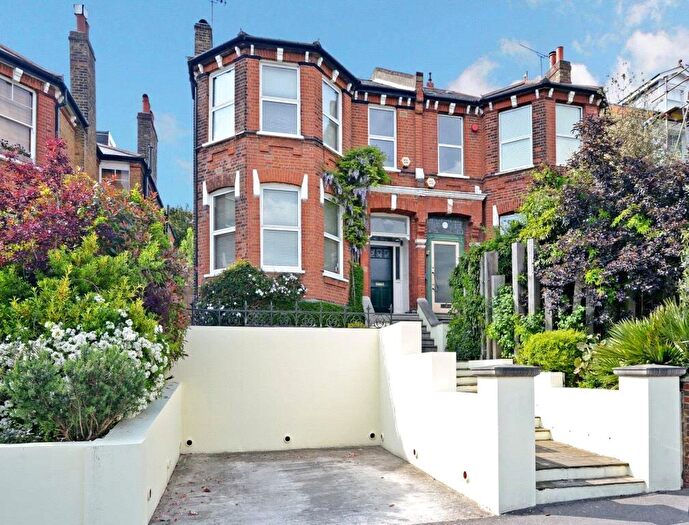 4 Bedroom Semi-Detached House For Sale In Underhill Road, East Dulwich, London, SE22