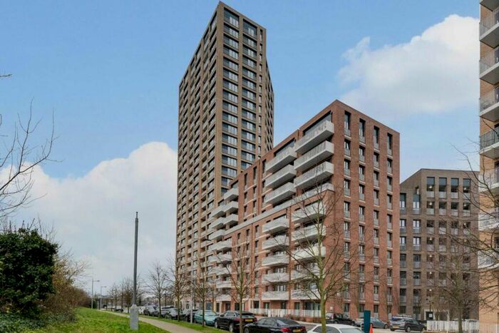 1 Bedroom Flat To Rent In Lakeside Drive, Acton, NW10