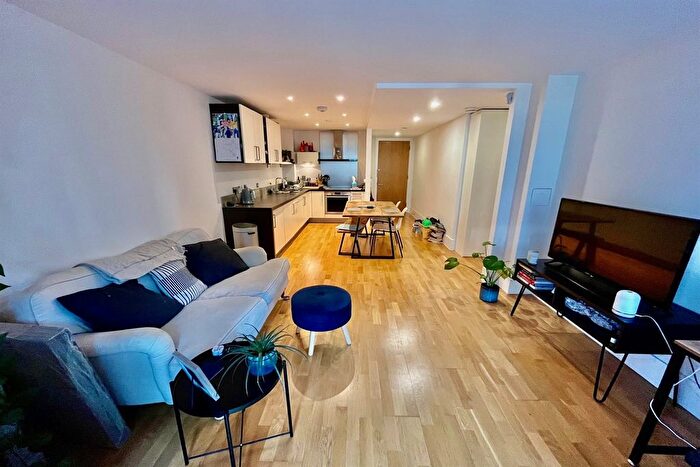 1 Bedroom Flat To Rent In Highbury Stadium Square, London, N5