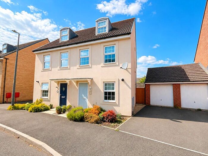3 Bedroom Town House For Sale In Normandy Drive, Yate, Bristol, BS37