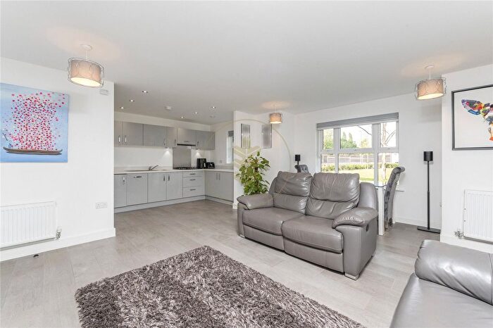 2 Bedroom Flat To Rent In Kipling Way, Borehamwood, Hertfordshire, WD6