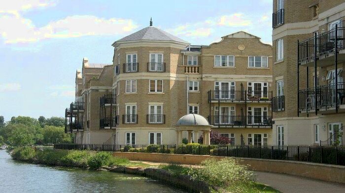 2 Bedroom Apartment To Rent In Regents Riverside, Reading, RG1
