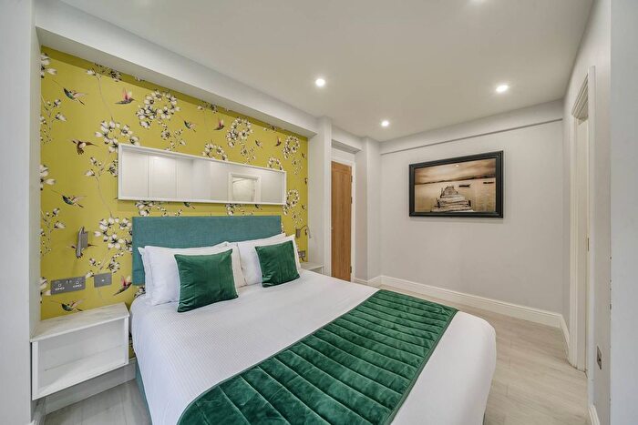 2 Bedroom Flat To Rent In Sloane Avenue, Chelsea, London, SW3