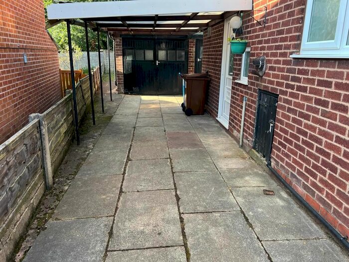 3 Bedroom Semi-detached House To Rent In Green Walk, Gatley, SK8
