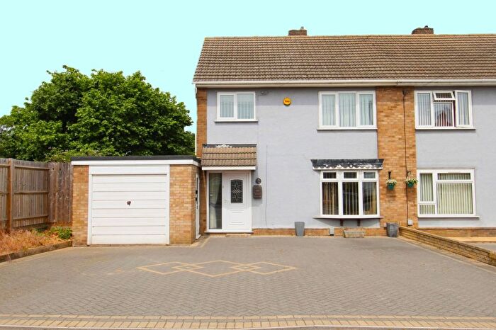 3 Bedroom Semi-Detached House For Sale In Cottage Road, Sandy, SG19