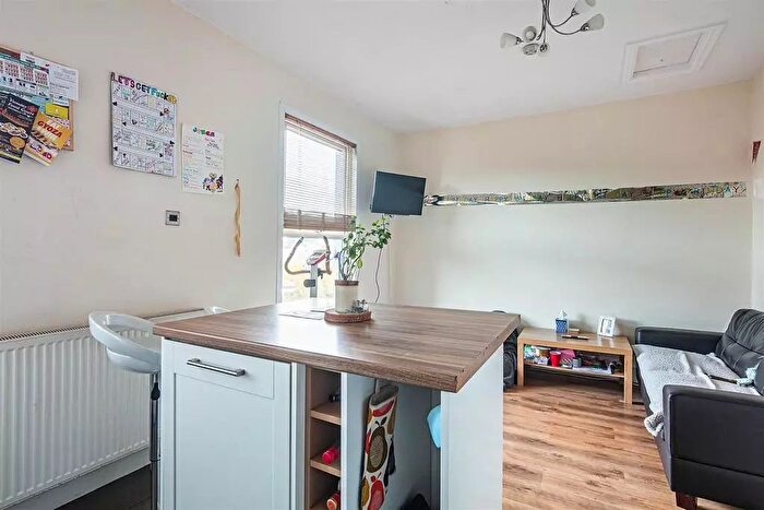 4 Bedroom Flat To Rent In A Cemetery Road, Sheffield, S11