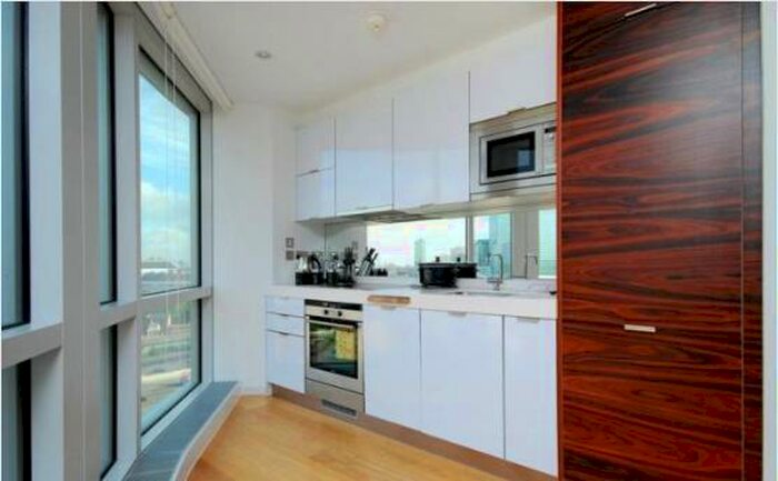 Studio To Rent In Ontario Tower, Fairmont Avenue, Canary Wharf, London, E14