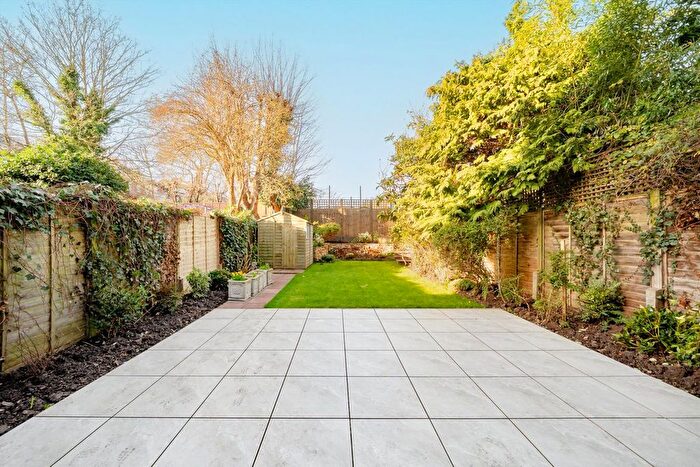 7 Bedroom Property For Sale In Coolhurst Road, Crouch End, N8