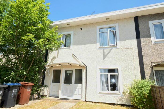 4 Bedroom Terraced House To Rent In Furzen Crescent, Hatfield, AL10