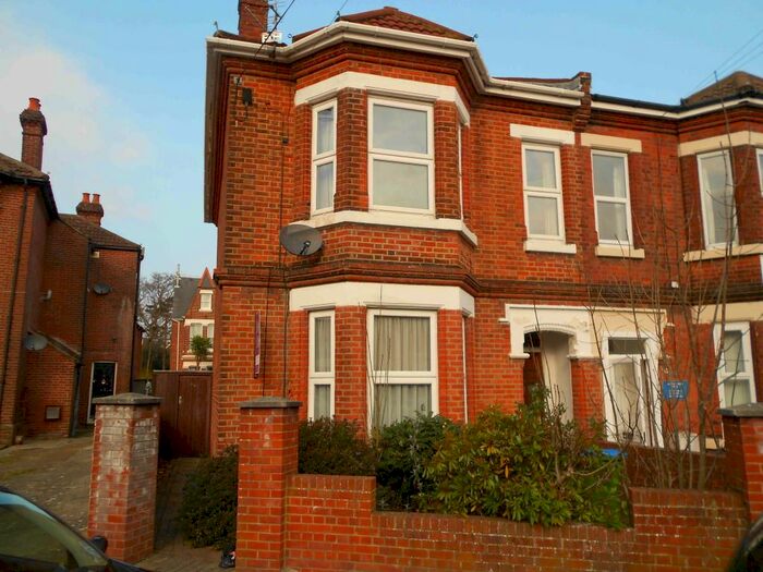 2 Bedroom Flat To Rent In Alma Road, Southampton, SO14