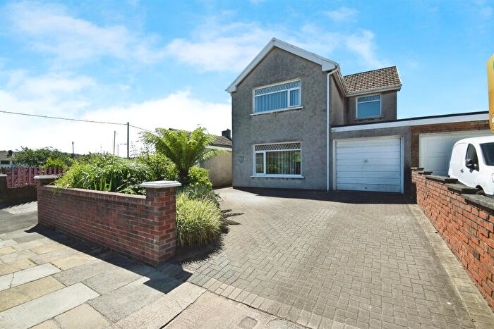 3 Bedroom Detached House For Sale In Heol-Y-Parc, North Cornelly, Bridgend, CF33